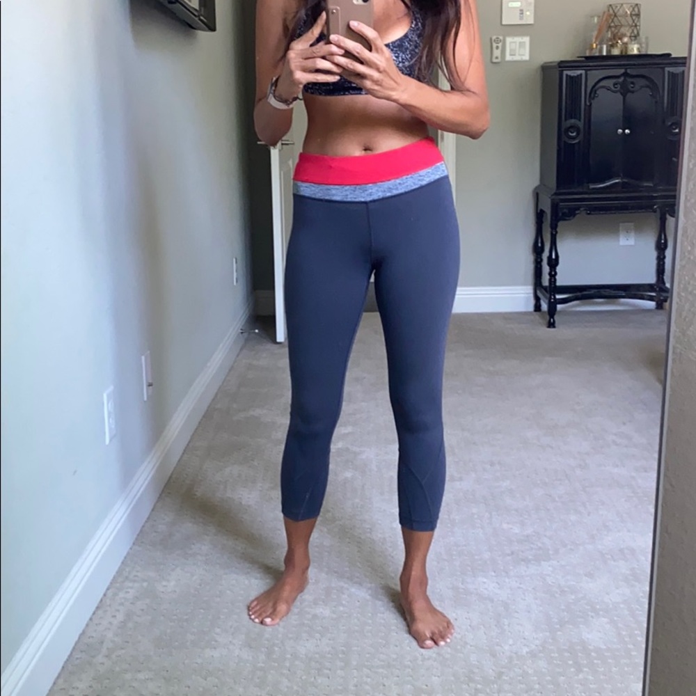 Lululemon Grey cropped leggings
